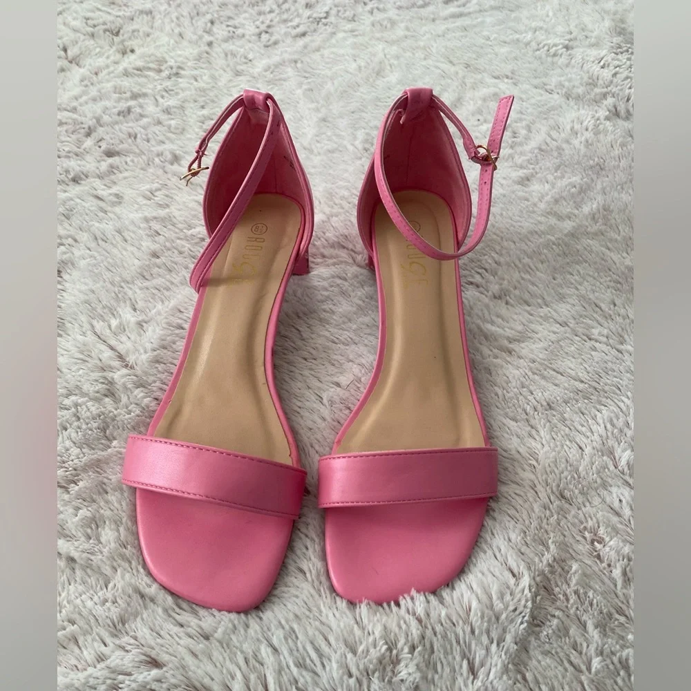 Pink heels - Picture 2 of 5